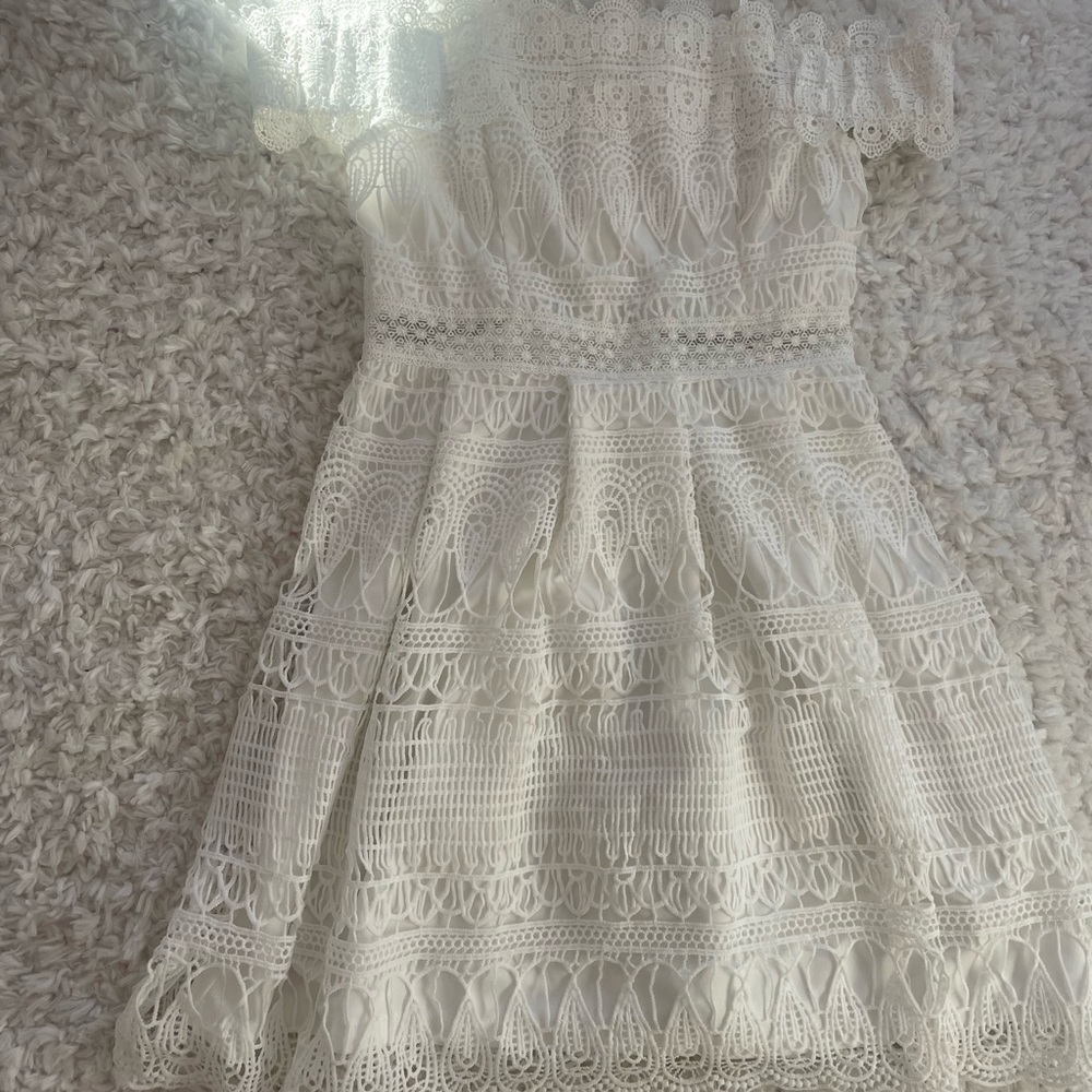 Francesca’s white lace dress size Small. Worn once.